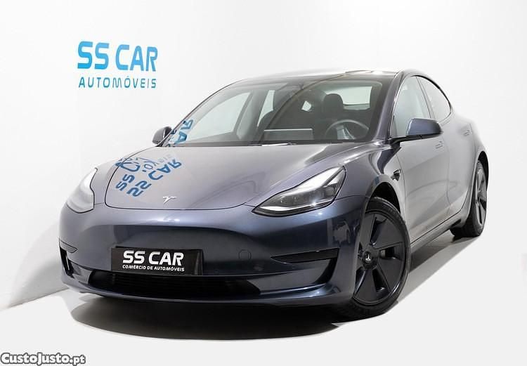 Cinza Usado 2022 Tesla Model 3 Sedan | € 28.490 (Bom preço) - Imagem 1/1