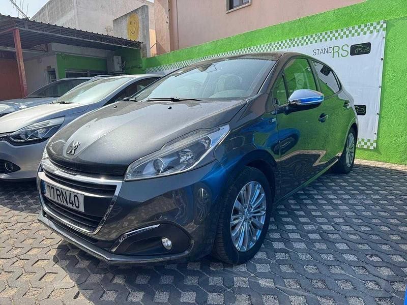 Usado Peugeot 208 82 HP (60 kW) 2016 Cinzento Citadino