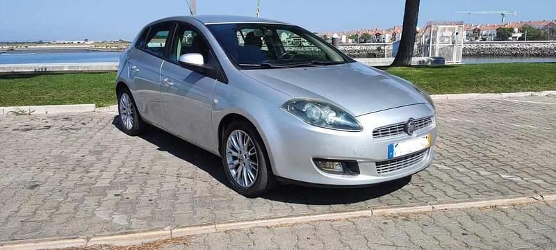 Cinzento Usado 2010 Fiat Bravo Citadino | € 4.500 (Preço justo) - Imagem 1/4