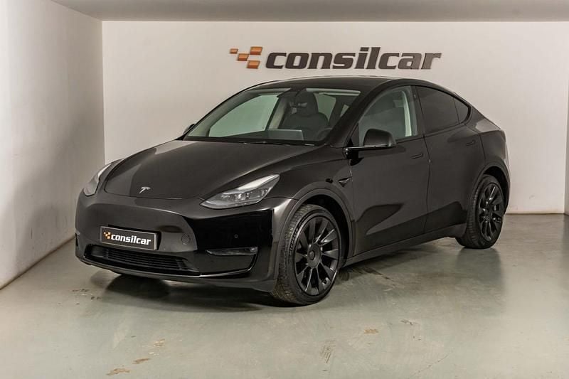 Preto Usado 2022 Tesla Model Y Performance SUV | € 34.980 (Bom preço) - Imagem 1/4