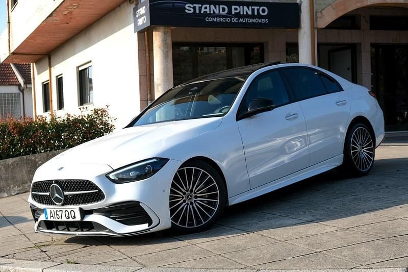 Branco Usado 2021 Mercedes C300 AMG line Sedan | € 35.950 (Preço justo) - Imagem 1/4