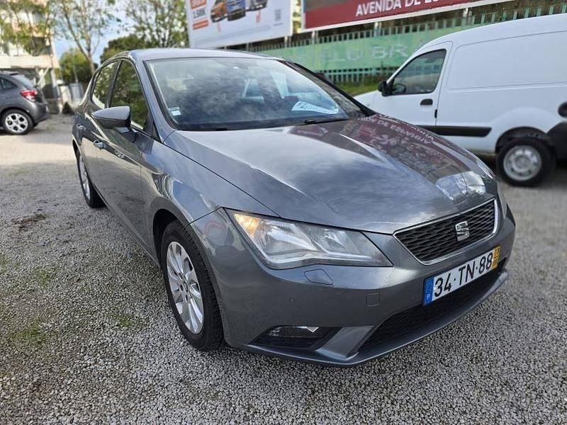 Usado Seat Leon ST 105 HP (77 kW) 2013 Cinzento Carrinha