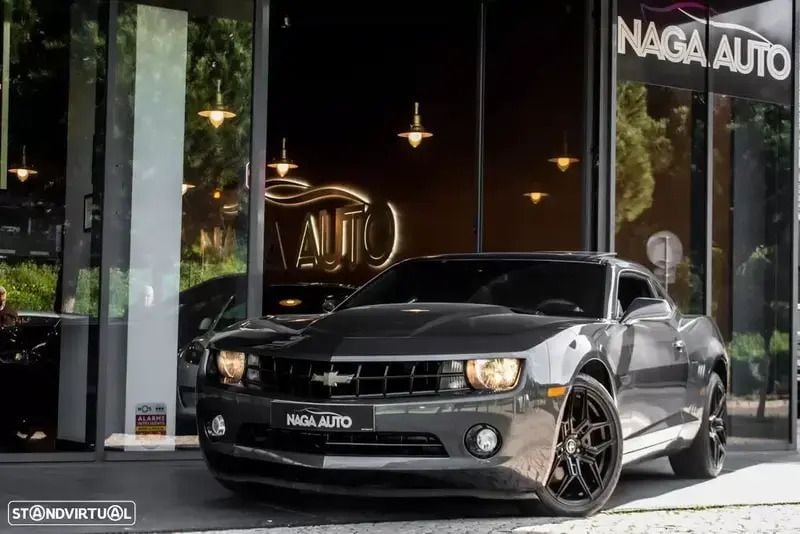 Cinzento Usado 2010 Chevrolet Camaro Coupé | € 43.900 - Imagem 1/4