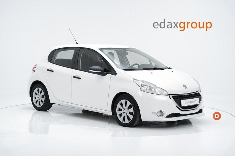 Branco Usado 2014 Peugeot 208 Access Citadino | € 4.990 (Bom preço) - Imagem 1/4