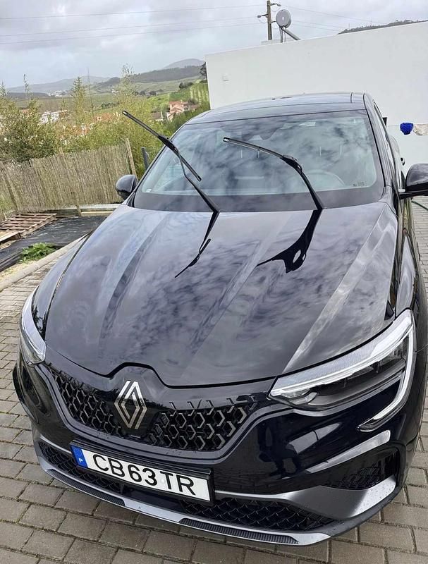 Usado Renault Arkana 143 HP (105 kW) 2024 Preto SUV