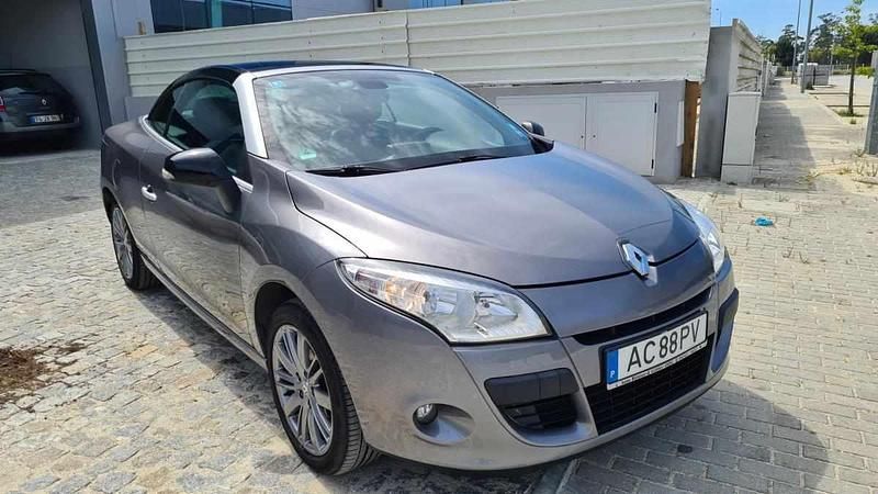 Usado Renault Mégane III 110 HP (80 kW) 2011 Cinzento