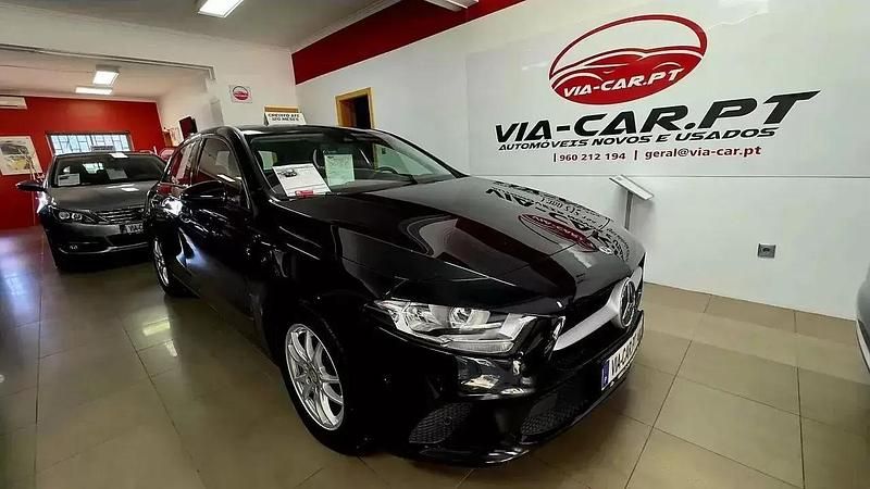 Preto Usado 2020 Mercedes A180 Style Citadino | € 20.950 (Bom preço) - Imagem 1/4