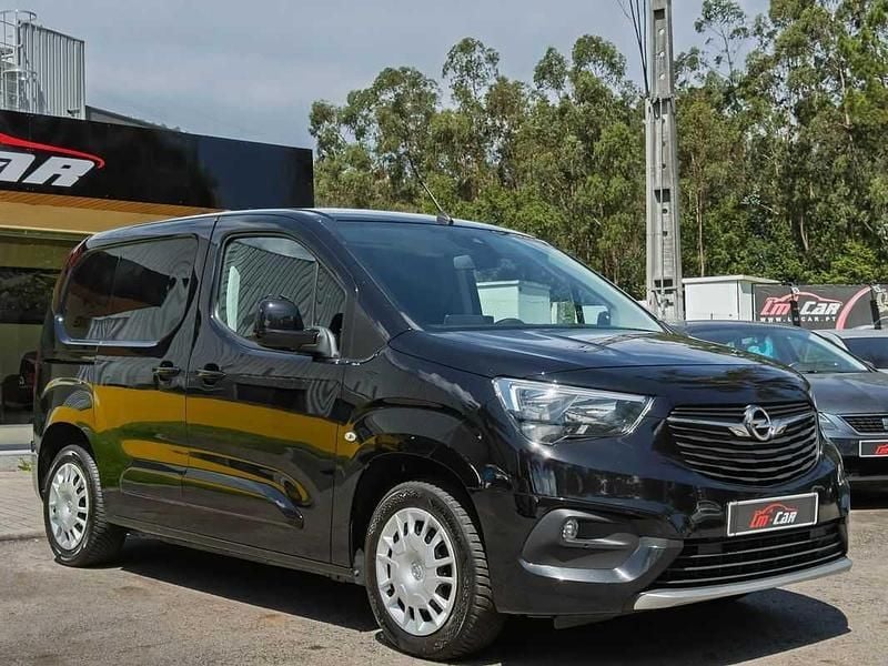 Preto Usado 2019 Opel Combo Monovolume | € 13.990 (Caro) - Imagem 1/4