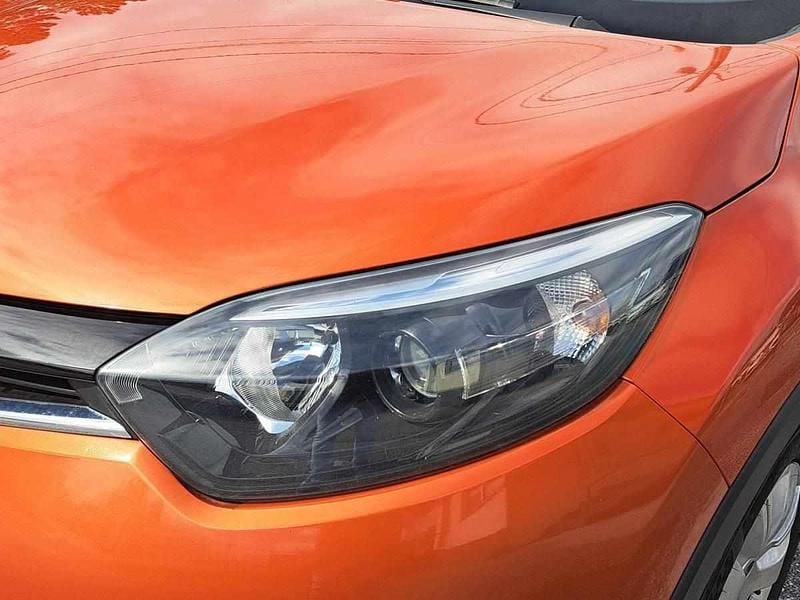Usado Renault Captur 90 HP (66 kW) 2016 Laranja SUV