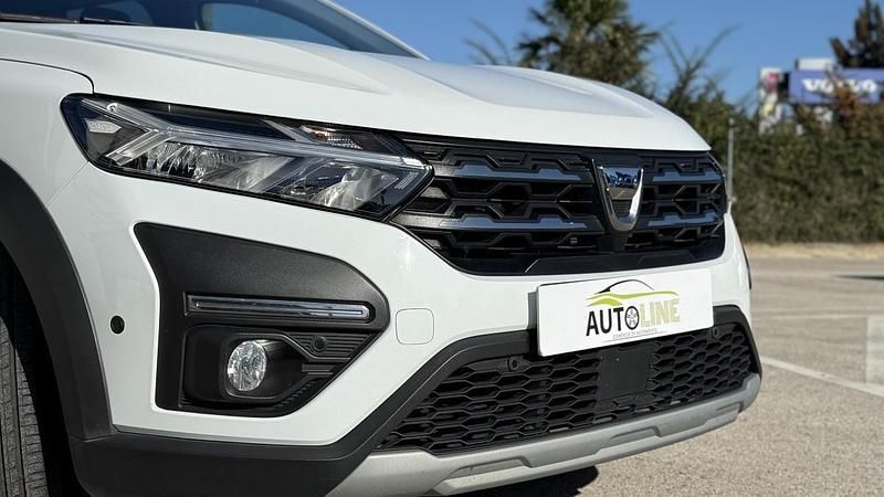 Usado Dacia Jogger Comfort 101 HP (74 kW) 2022 Branco Monovolume