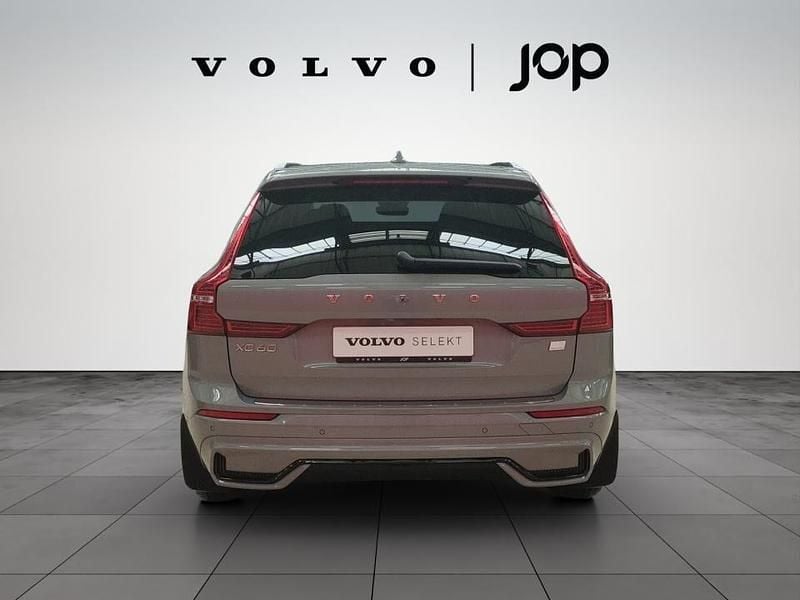 Usado Volvo XC60 Plus 350 HP (257 kW) 2024 Cinzento SUV