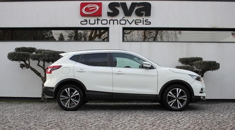 Usado Nissan Qashqai N-Connecta 110 HP (80 kW) 2018 Branco SUV