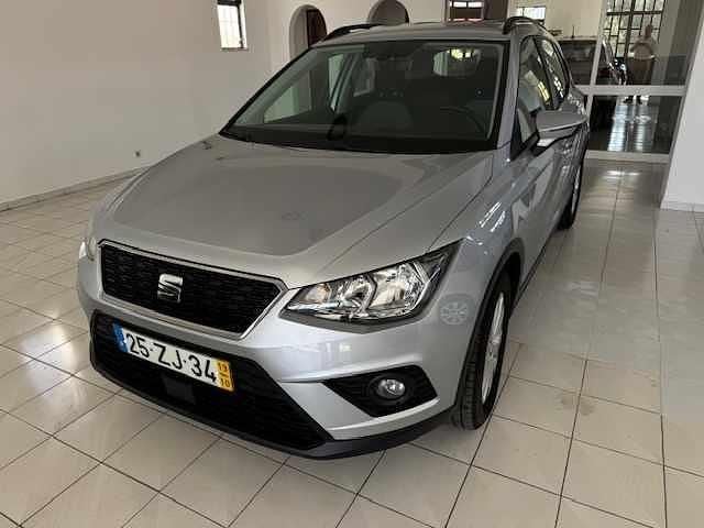 Usado Seat Arona 116 HP (85 kW) 2019 Cinzento SUV