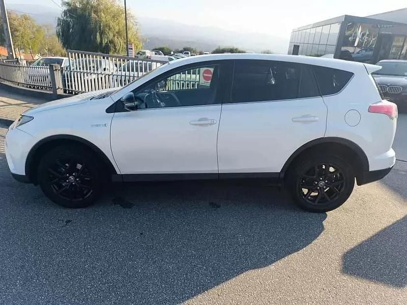 Branco Usado 2018 Toyota RAV4 Comfort Carrinha | € 26.000 - Imagem 1/4