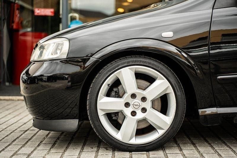 Preto Usado 2001 Opel Astra OPC Coupé | € 7.500 - Imagem 1/4