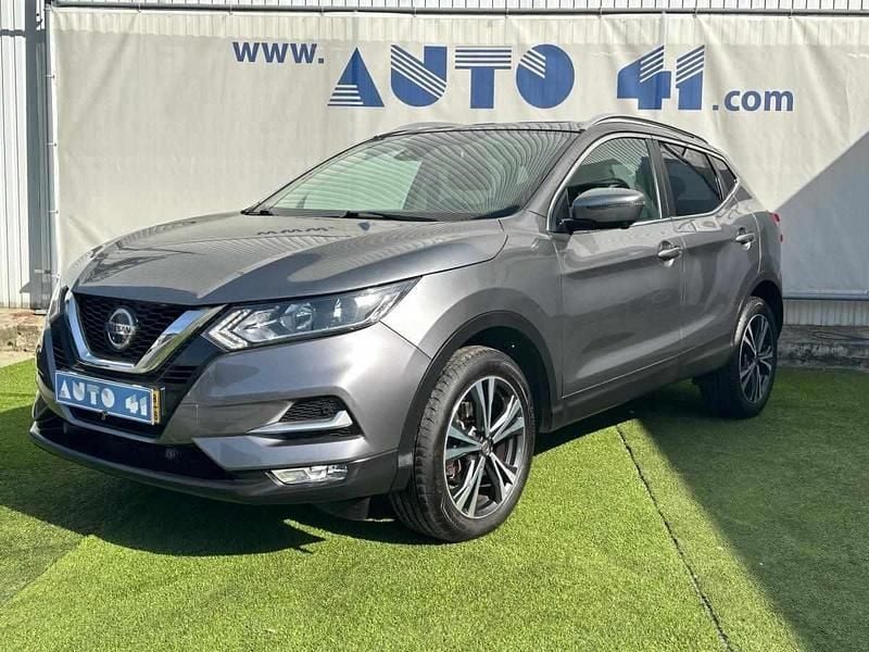 Cinzento Usado 2018 Nissan Qashqai N-Connecta SUV | € 19.950 (Preço justo) - Imagem 1/4