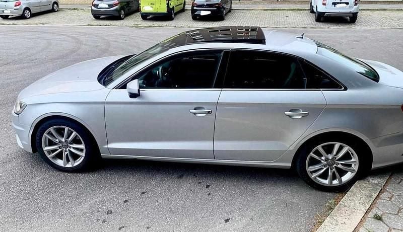 Usado Audi A3 Premium 150 HP (110 kW) 2013 Cinzento Citadino