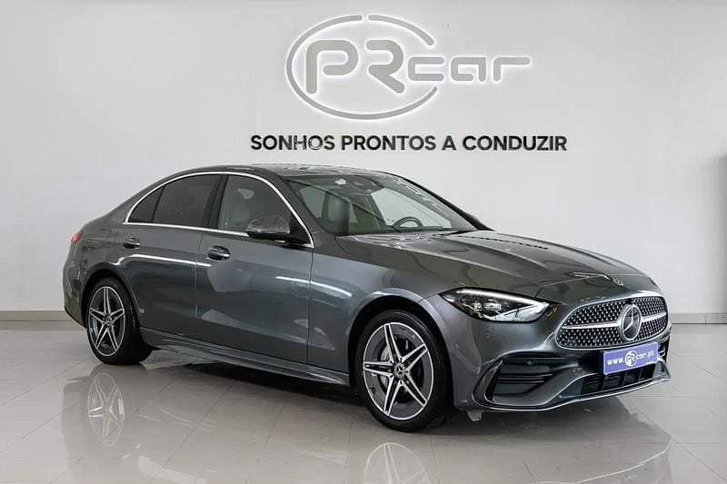 Cinzento metalizado Usado 2024 Mercedes C300e AMG line Sedan | € 53.900 (Preço justo) - Imagem 1/4