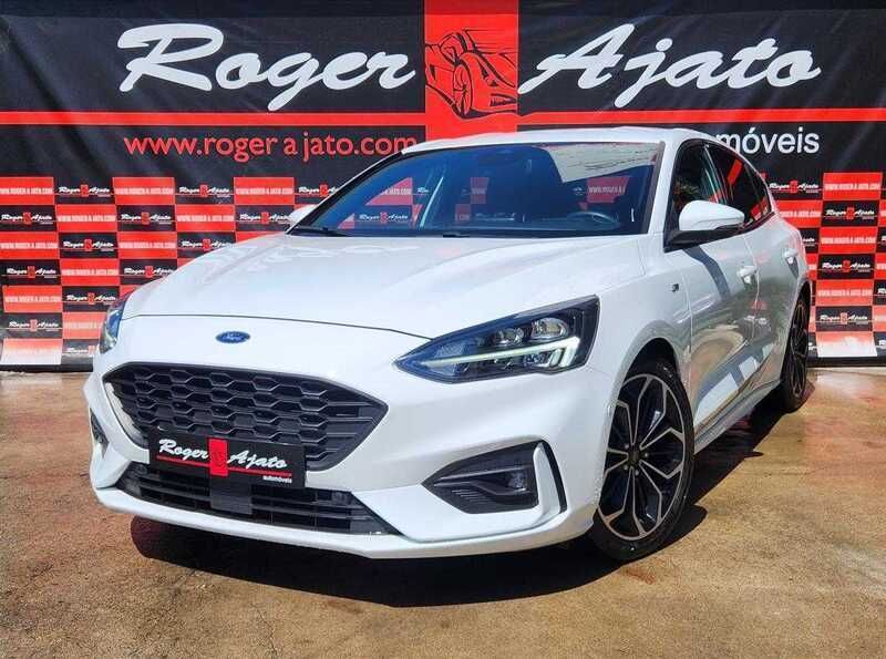 Branco (metalizado) Usado 2018 Ford Focus Vignale Sedan | € 20.490 (Caro) - Imagem 1/4