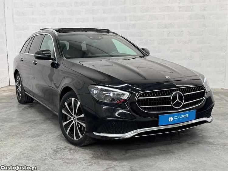 Preto Usado 2020 Mercedes E300 Exclusive Sedan | € 31.400 (Preço justo) - Imagem 1/1