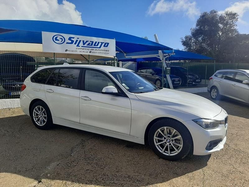 Branco Usado 2016 BMW 320 Carrinha | € 19.800 (Preço justo) - Imagem 1/4