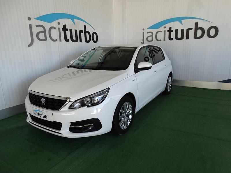Branco Usado 2021 Peugeot 308 Style | € 16.900 (Preço justo) - Imagem 1/4