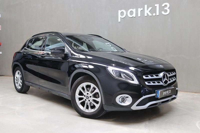 Preto Usado 2018 Mercedes GLA180 Urban SUV | € 21.990 (Bom preço) - Imagem 1/4
