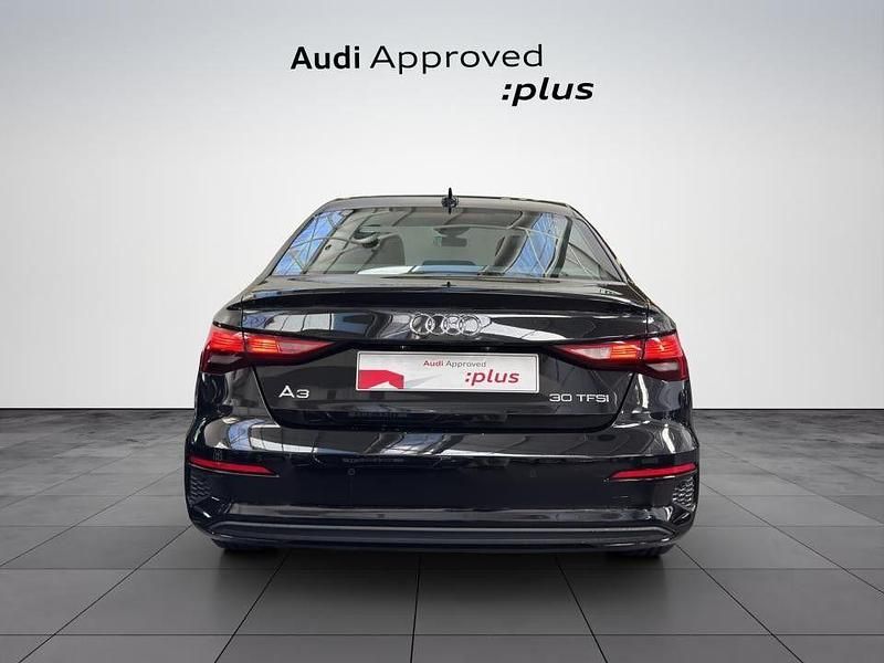 Usado Audi A3 Advanced 116 HP (85 kW) 2021 Preto Sedan