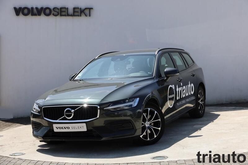 Pine grey Usado 2022 Volvo V60 Momentum Carrinha | € 33.800 (Preço justo) - Imagem 1/4