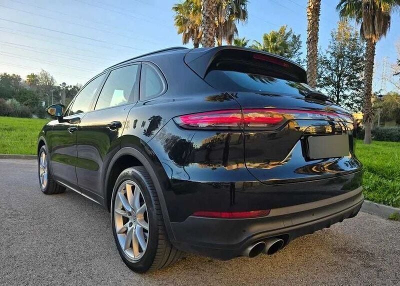 Usado 2018 Porsche Cayenne Turbo SUV | € 61.500 - Imagem 1/4