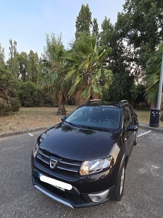 Preto Usado 2014 Dacia Sandero Stepway Citadino | € 8.900 (Preço justo) - Imagem 1/4