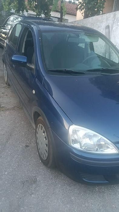 Usado 2004 Opel Corsa Sedan | € 2.400 (Preço justo) - Imagem 1/4
