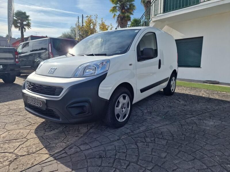Branco Usado 2023 Fiat Fiorino Monovolume | € 14.512 (Bom preço) - Imagem 1/4