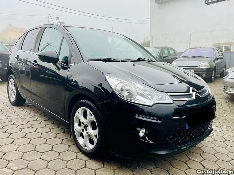 Preto Usado 2016 Citroën C3 PureTech Citadino | € 8.490 (Bom preço) - Imagem 1/1