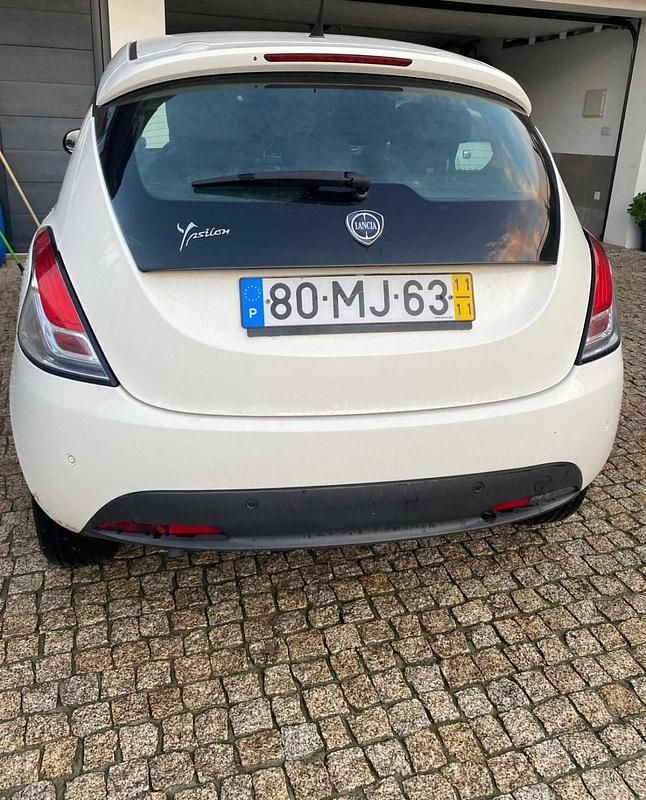Branco Usado 2011 Lancia Ypsilon Citadino | € 6.000 (Preço justo) - Imagem 1/4