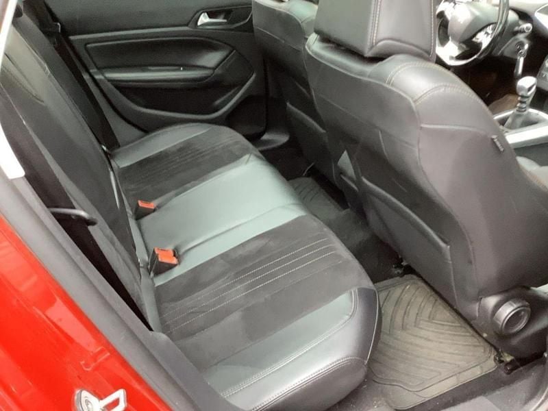 Usado Peugeot 308 SW 130 HP (95 kW) 2017 Vermelho Carrinha