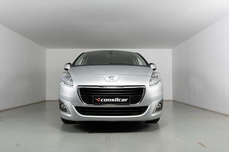 Usado Peugeot 5008 Allure 115 HP (84 kW) 2014 Cinza Monovolume