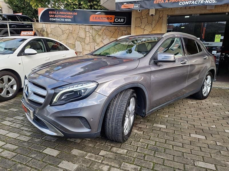 Usado Mercedes GLA180 Urban 109 HP (80 kW) 2016 Cinza SUV