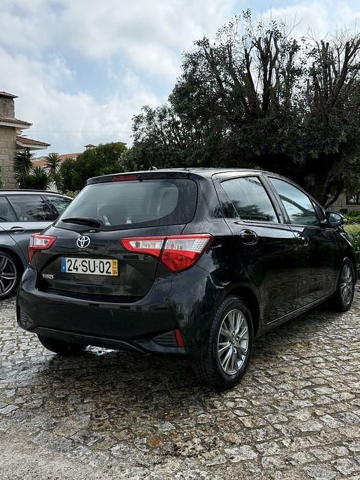 Usado 2017 Toyota Yaris Sedan | € 7.000 (Preço justo) - Imagem 1/4