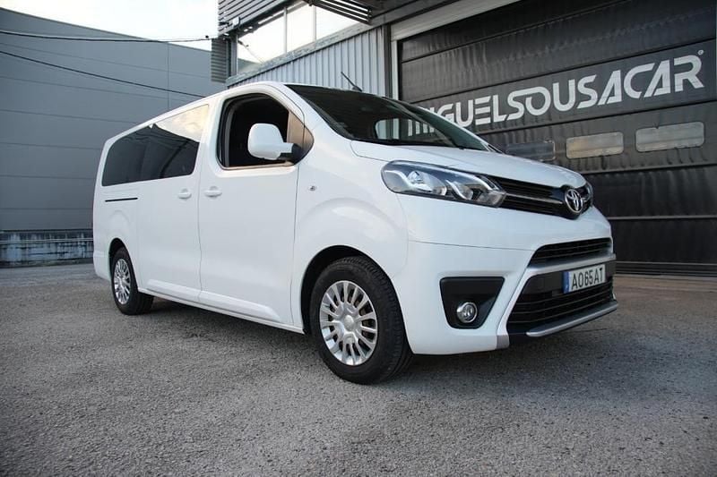 Usado Toyota Proace 120 HP (88 kW) 2022 Branco Monovolume