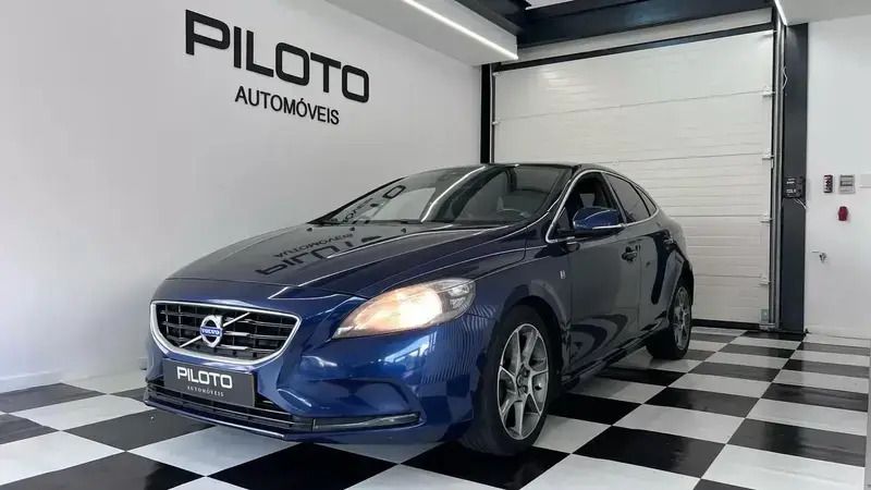 Azul Usado 2015 Volvo V40 Ocean Race Carrinha | € 12.490 (Preço justo) - Imagem 1/4