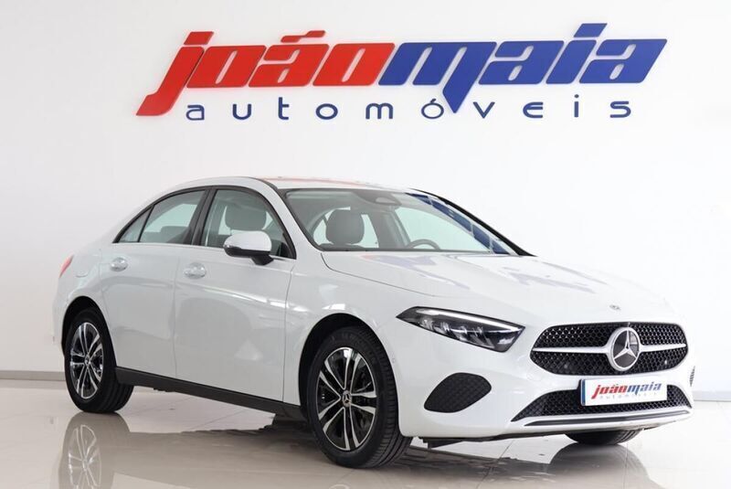 Branco Usado 2024 Mercedes A250 Sedan | € 33.500 (Bom preço) - Imagem 1/4