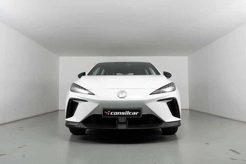 Usado MG MG4 EV 125 kW (170 HP) 2023 Branco Citadino