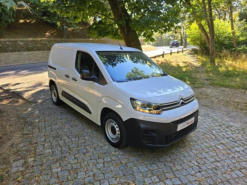 Branco Usado 2022 Citroën Berlingo Monovolume | € 15.900 (Super Preço) - Imagem 1/4