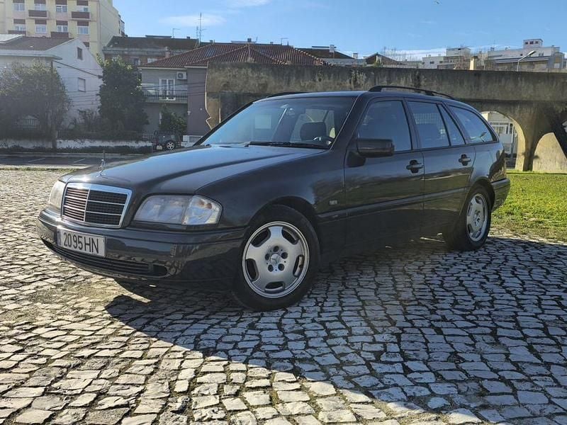 Usado Mercedes C180 122 HP (89 kW) 1996 Carrinha