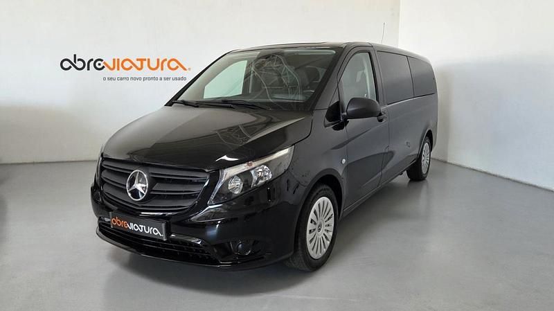 Usado Mercedes Vito 163 HP (119 kW) 2023 Preto Van
