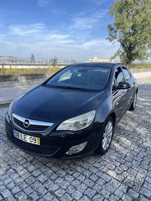 Usado 2010 Opel Astra Cosmo Sedan | € 3.499 (Preço justo) - Imagem 1/4