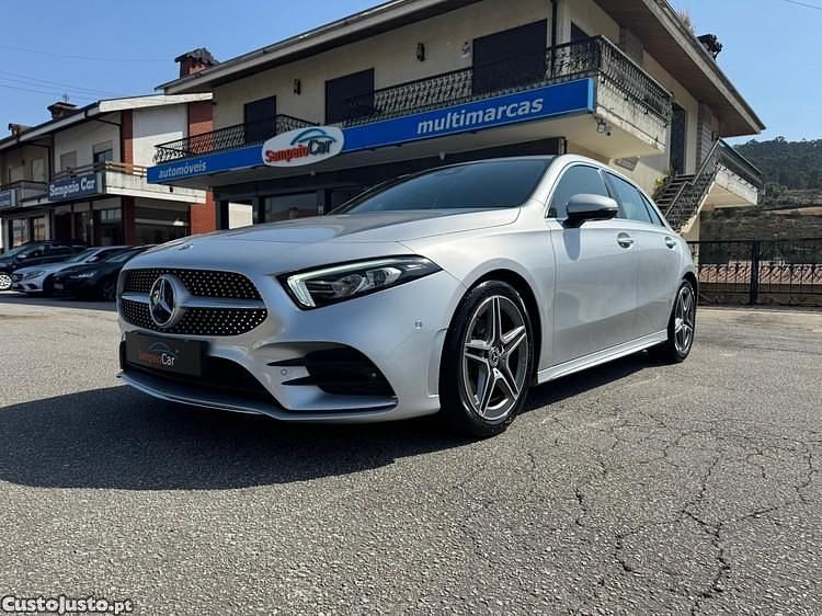 Cinza Usado 2020 Mercedes A160 AMG line Citadino | € 23.990 (Bom preço) - Imagem 1/1