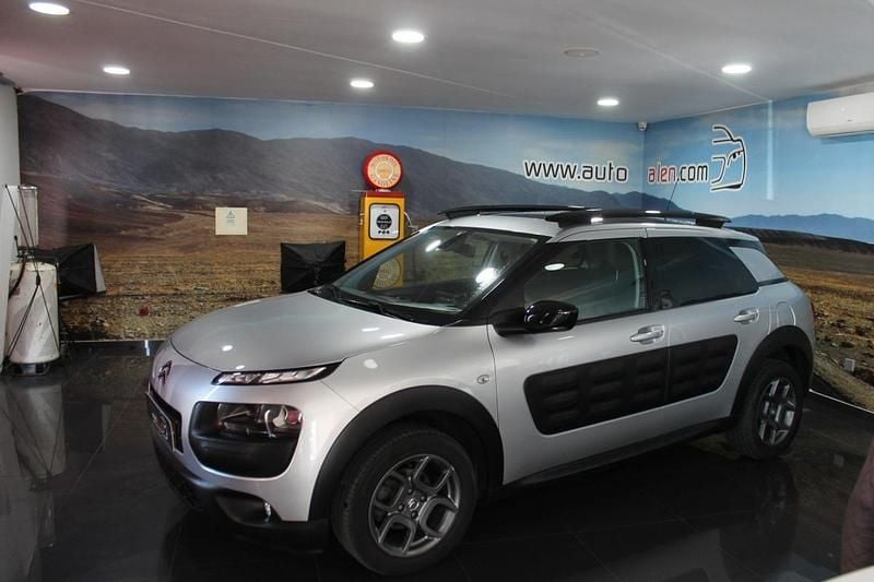 Cinzento Usado 2016 Citroën C4 Cactus PureTech Citadino | € 11.950 (Caro) - Imagem 1/4