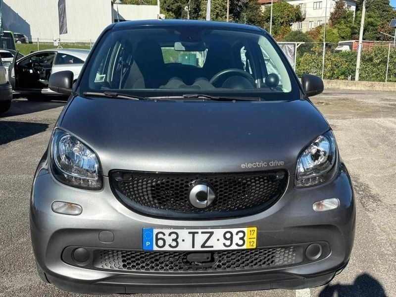 Antracite Usado 2017 Smart ForFour Electric Drive | € 11.850 (Caro) - Imagem 1/4